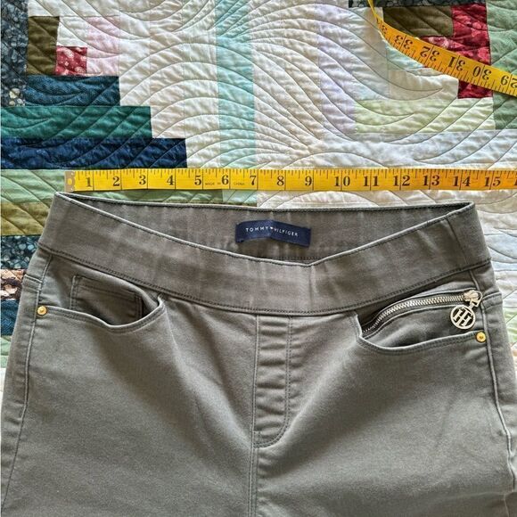 Tommy Hilfiger Stretch Waist Chino Capris Size 8 - Picture 3 of 6